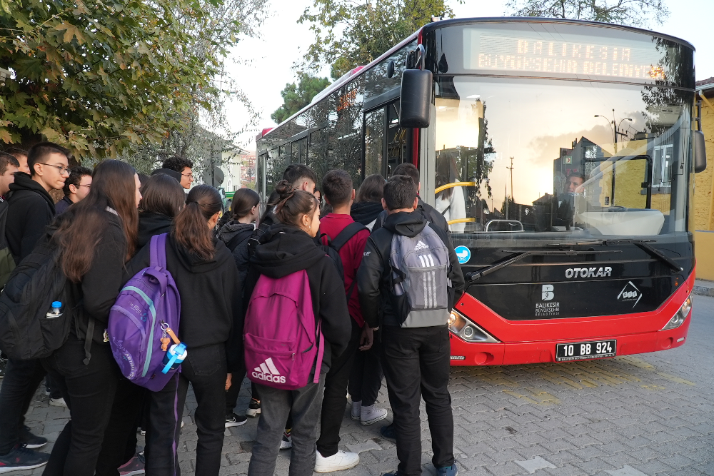 Büyükşehir’in ulaşım desteği aileleri sevindirdi