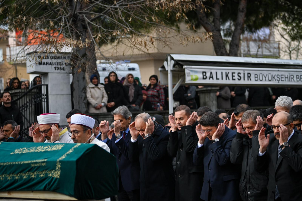 Patlamada hayatını kaybedenlere son görev