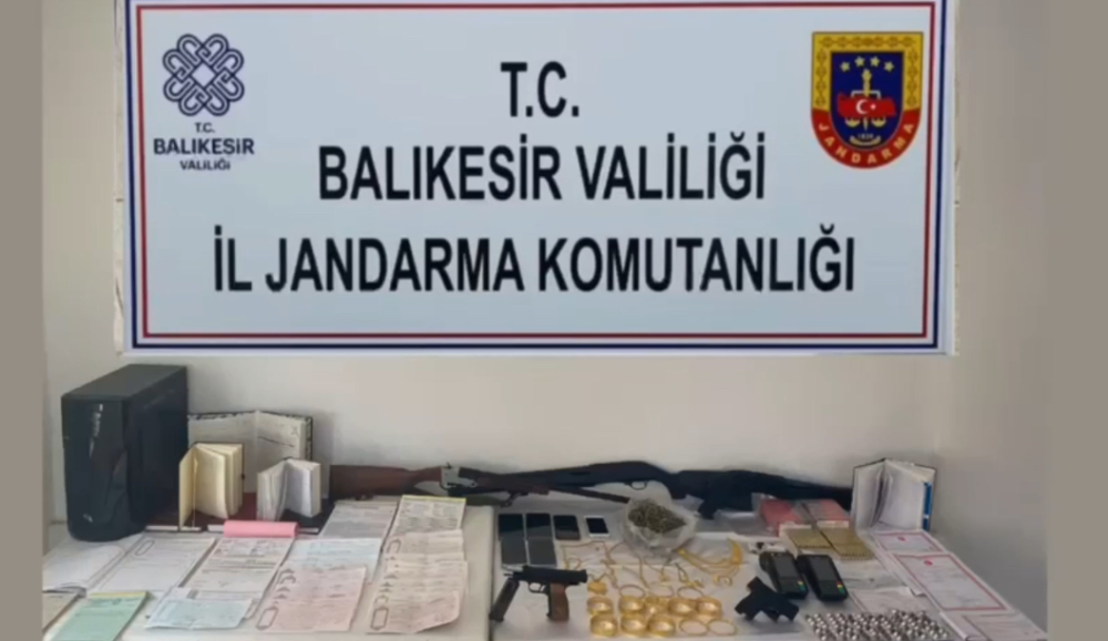 Ayvalık’ta kuyu 12 operasyonunda 27 kişi tutuklandı