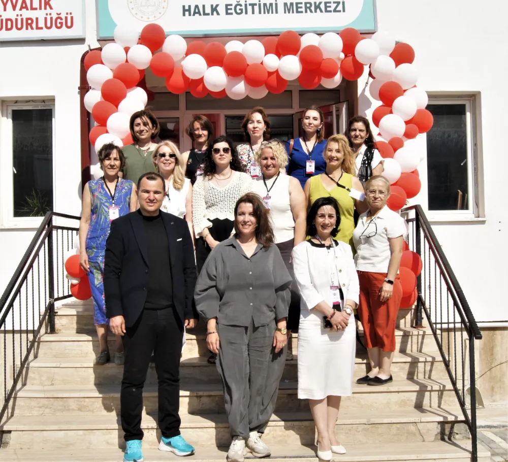 AYVALIK HALK EĞİTİM DEN OLAĞANÜSTÜ KURSİYER SERGİSİ