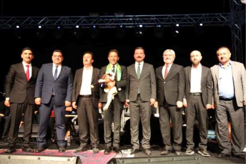   İVRİNDİ’DE MUSTAFA YILDIZDOĞAN RÜZGARI ESTİ
